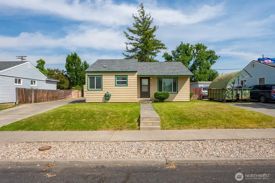 907 S Hawthorne Drive, Moses Lake, WA 98837 - #2