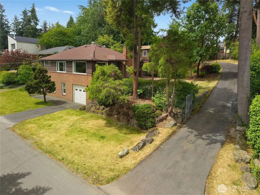 10323 48th Avenue Ne, Seattle, WA 98125 - #2
