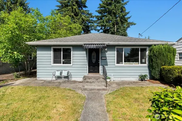 8618 Tacoma Avenue S, Tacoma, WA 98444
