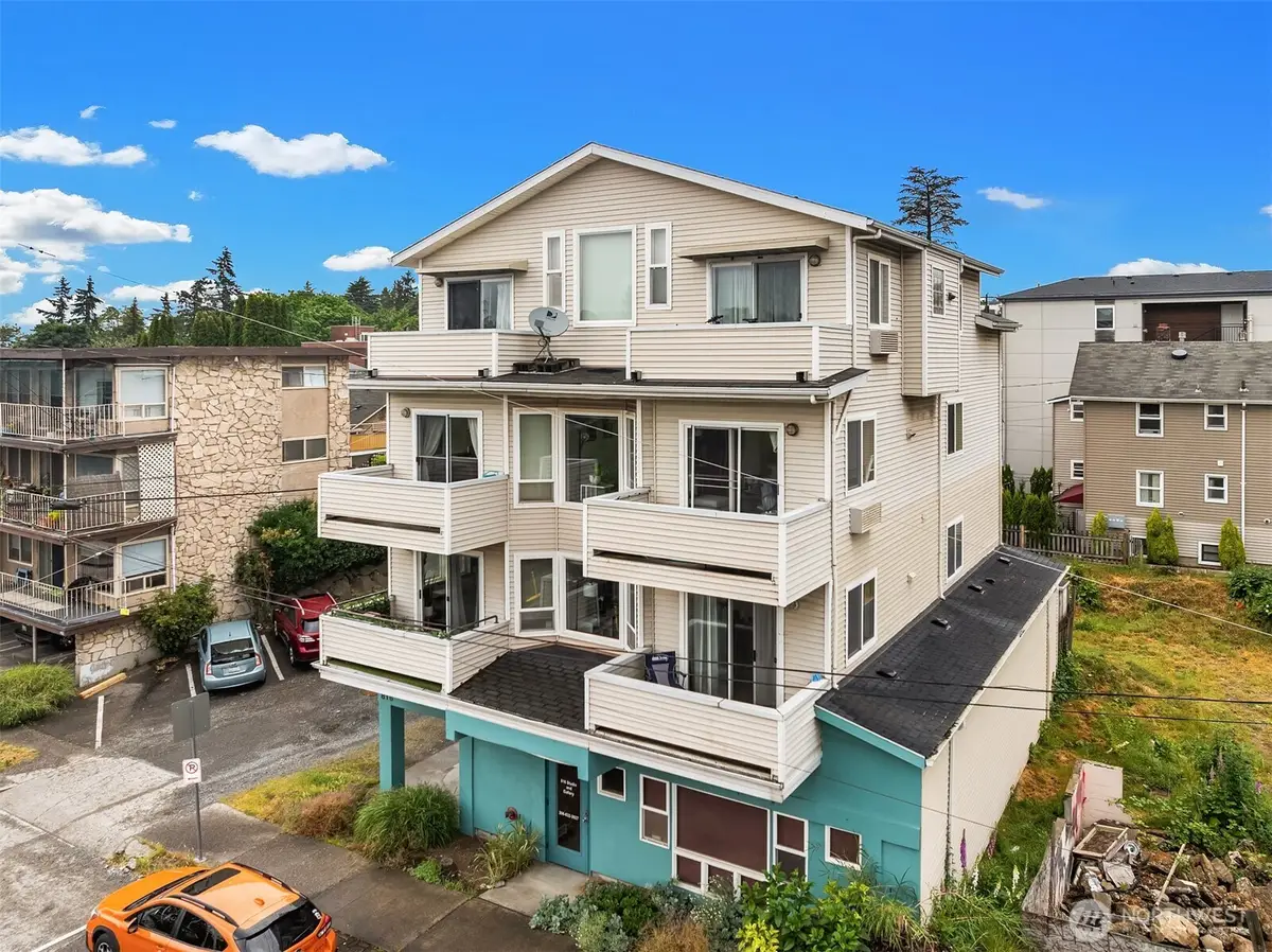 816 N 38th Street, Seattle, WA 98103 - #1