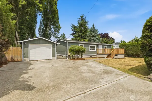 517 1st Avenue E, Pacific, WA 98047