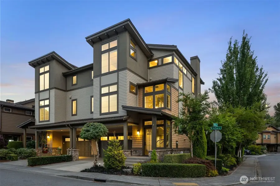 1211 N 42nd Place, Renton, WA 98056 - #3