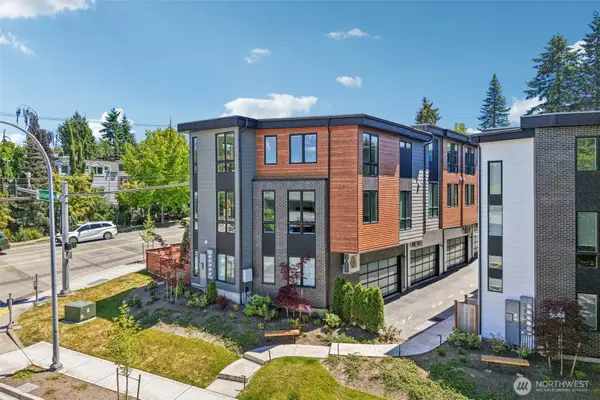 117 6th Street #E, Kirkland, WA 98033