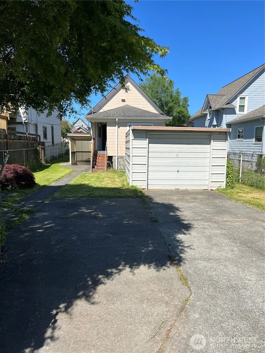 2219 Rockefeller Ave, Everett, WA 98201 - #2