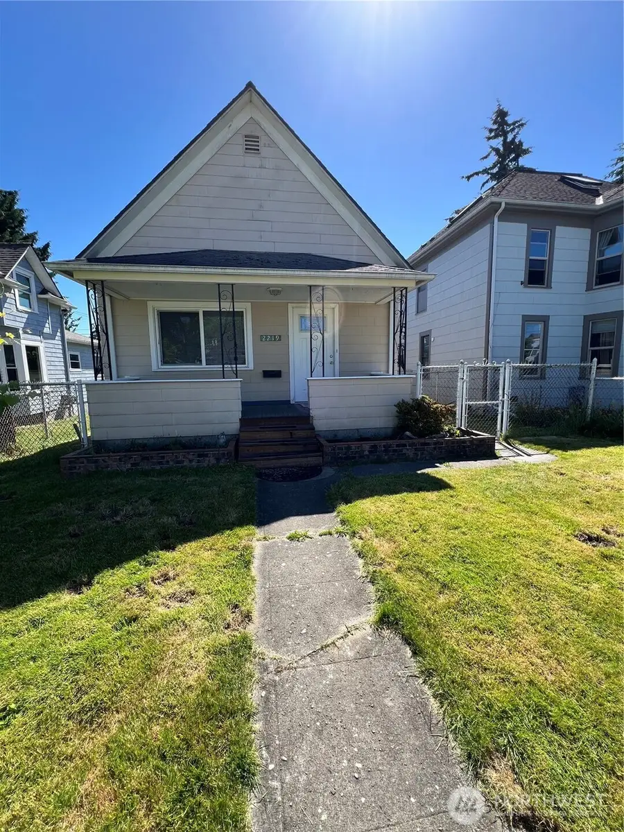 2219 Rockefeller Ave, Everett, WA 98201 - #3