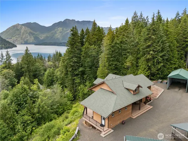 5786 N Lake Cushman Road, Hoodsport, WA 98548