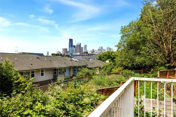 823 Davis Place S #104, Seattle, WA 98144