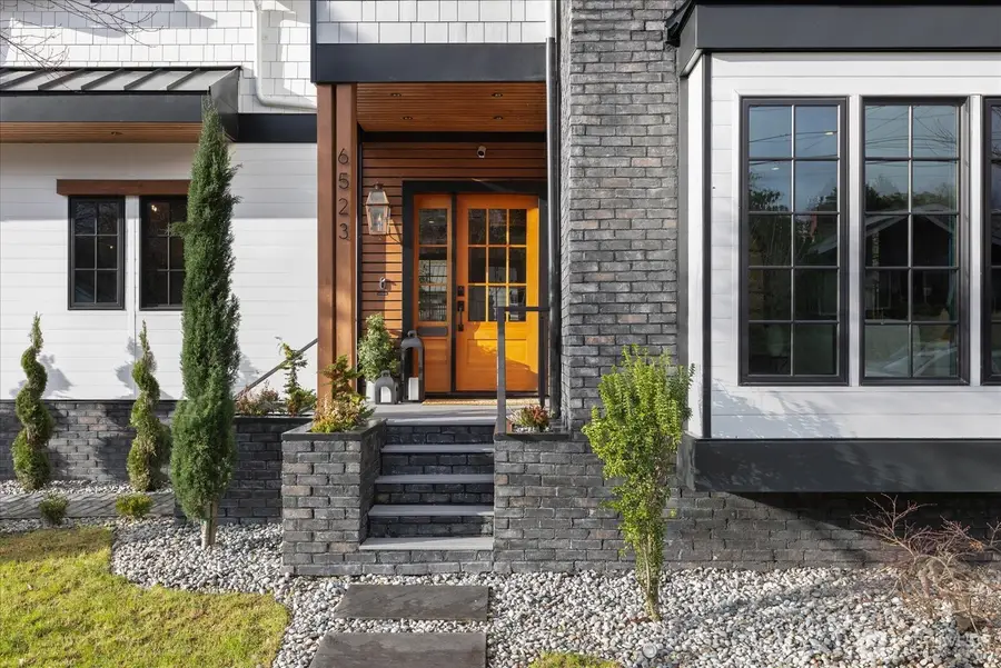 6523 39th Avenue Ne, Seattle, WA 98115 - #3