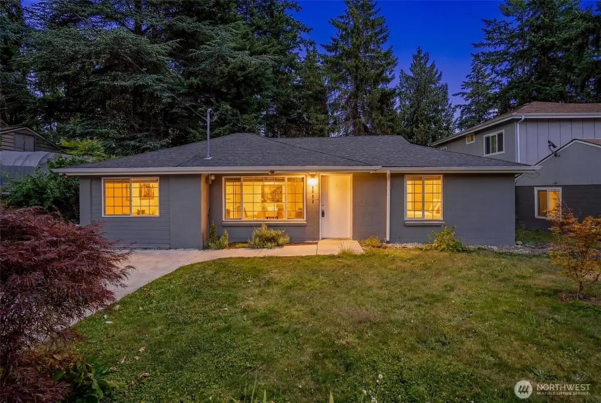 15520 32nd Avenue Ne, Shoreline, WA 98155 - #1