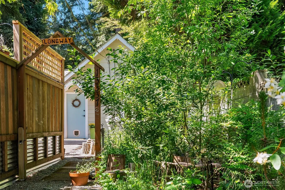 13337 25th Avenue Ne, Seattle, WA 98125 - #1
