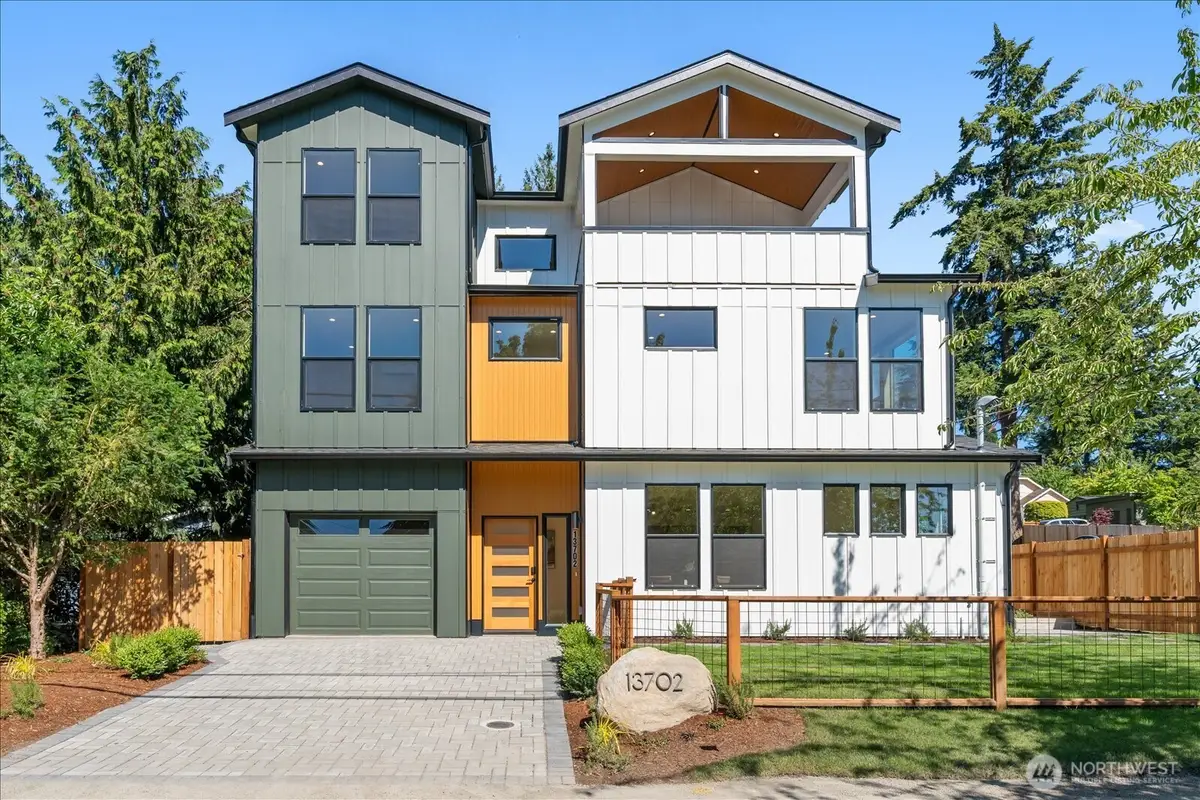 13702 37th Avenue Ne, Seattle, WA 98125 - #1