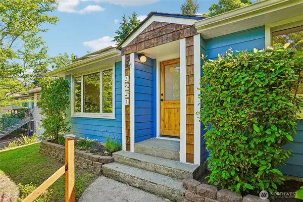 9250 14th Avenue Sw, Seattle, WA 98106