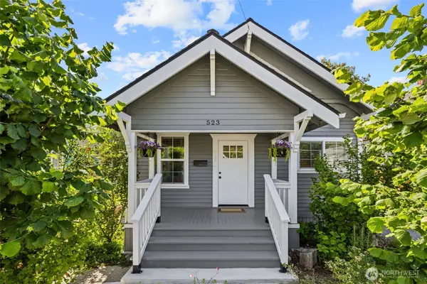 523 Williams Avenue S, Renton, WA 98057