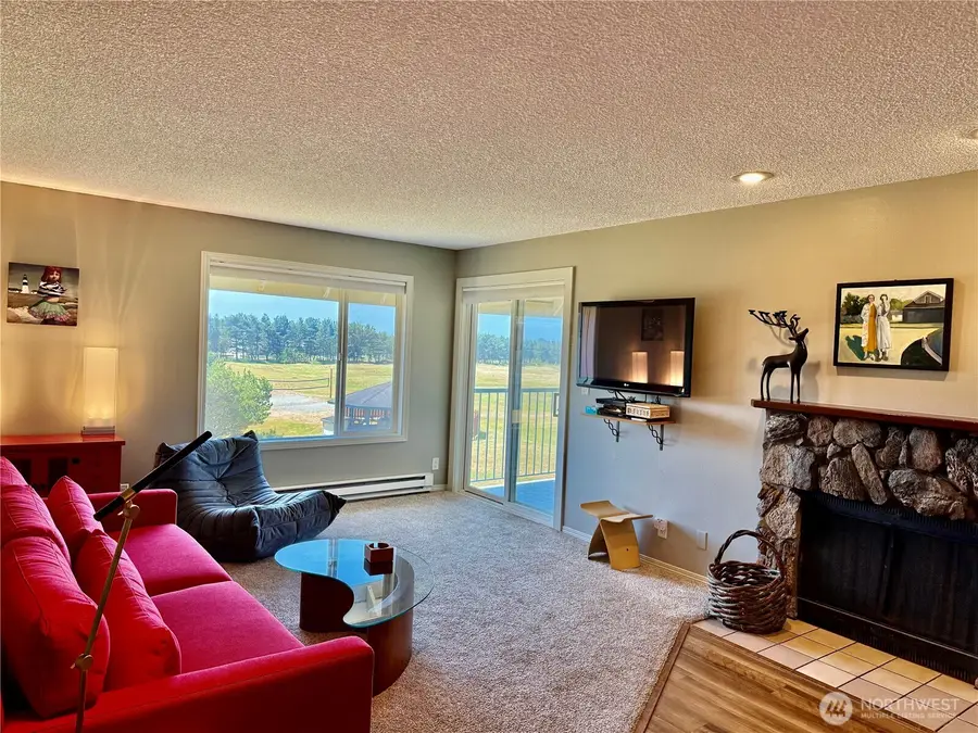 210 26th Street Nw #301A-B, Long Beach, WA 98631 - #2