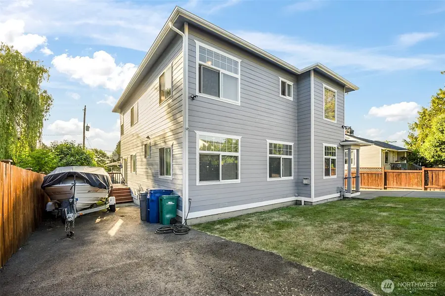 10821 Crestwood Drive S, Seattle, WA 98178 - #3