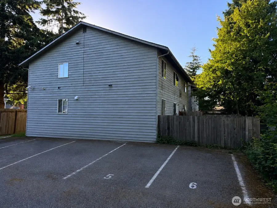 7611 Ridgewood Drive, Everett, WA 98203 - #2
