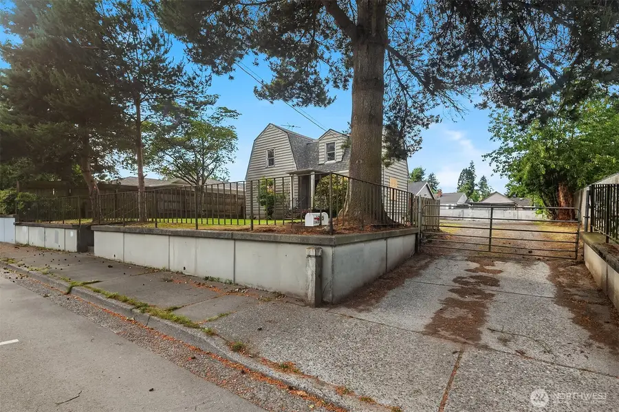 1215 Madison Street, Everett, WA 98203 - #3