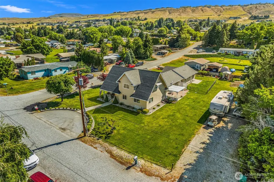 42 Hadley Street Nw, East Wenatchee, WA 98802 - #2