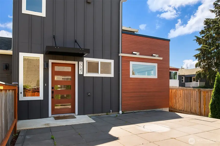 7747 2nd Avenue Ne, Seattle, WA 98115 - #2