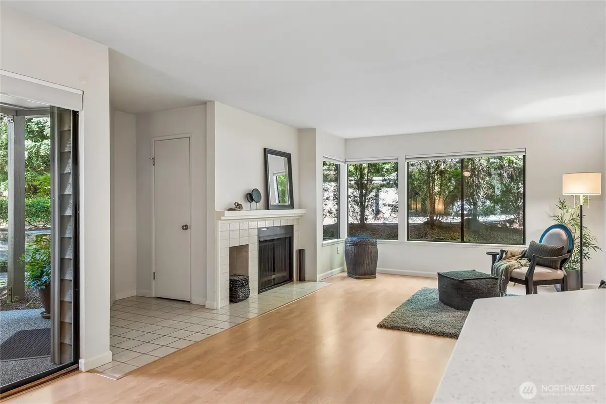 1354 Bellevue Way Ne #3, Bellevue, WA 98004 - #1