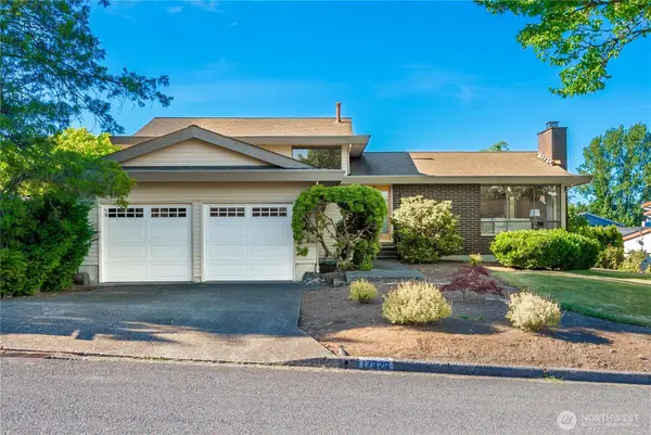 17326 NE 18th Place, Bellevue, WA 98008