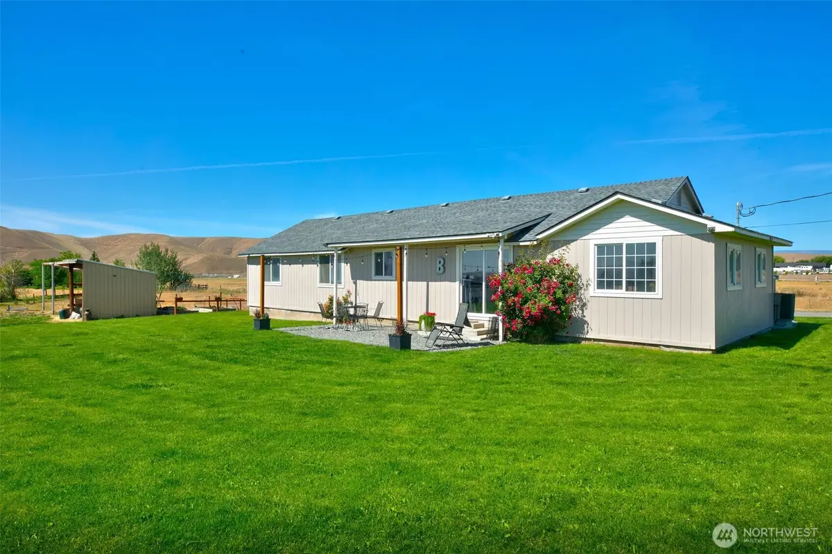 1240 W Huntzinger Road, Selah, WA 98942 - #1