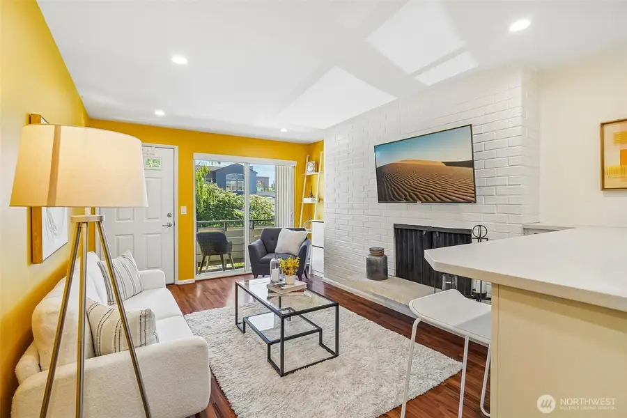 901 5th Avenue N #107, Seattle, WA 98109 - #3