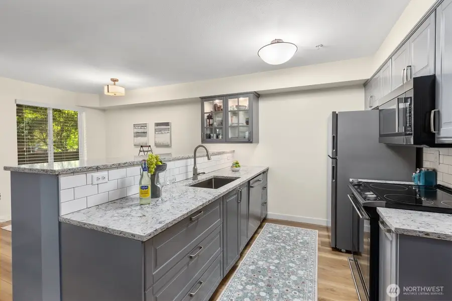 5501 Lakemont Boulevard Se #102, Bellevue, WA 98006 - #2