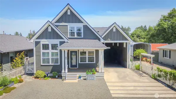 5010 L Place, Seaview, WA 98644