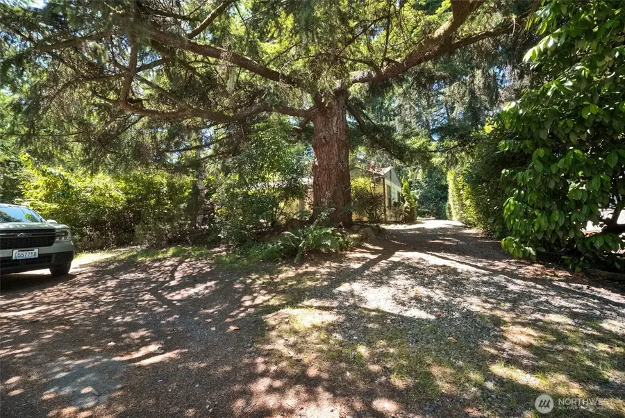 13753 Stone Avenue N, Seattle, WA 98133 - #3