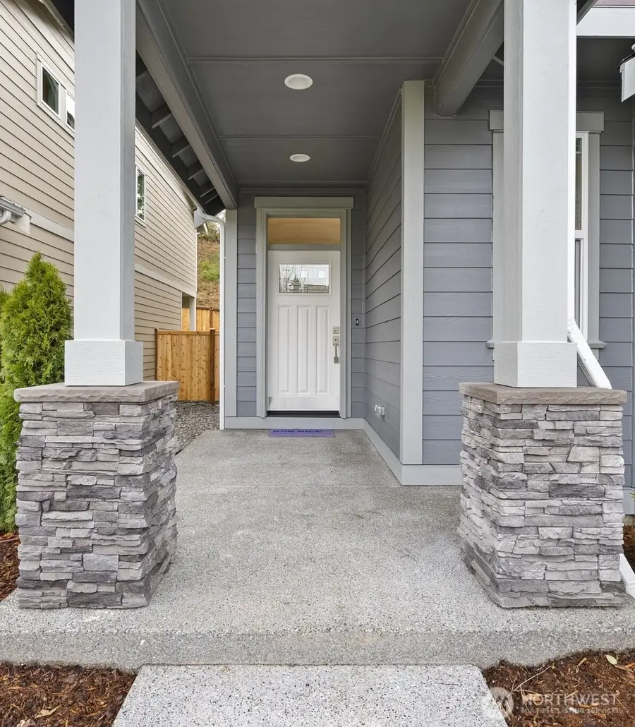 9002 Wyatt Court Se, Tumwater, WA 98501 - #3