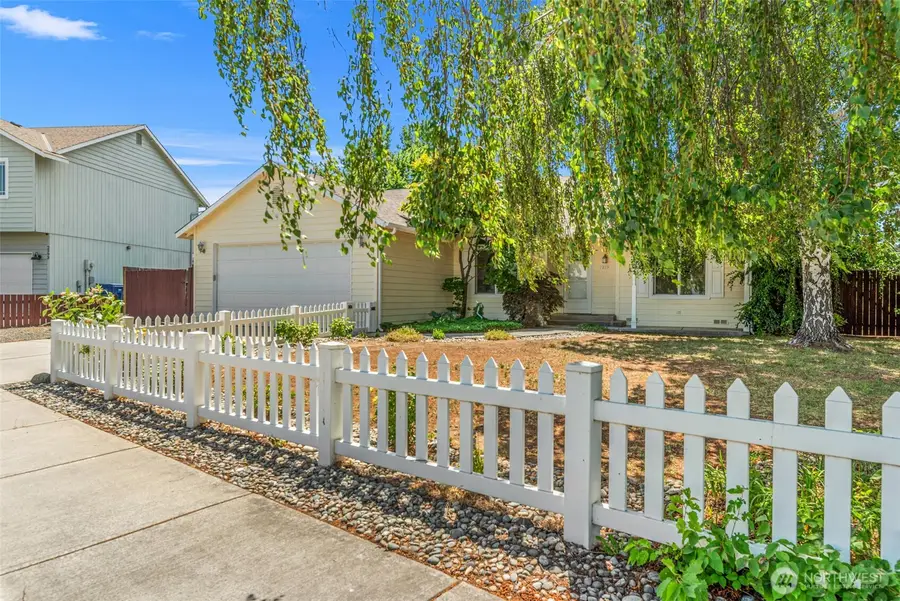 2299 E Veedol Drive, East Wenatchee, WA 98802 - #2