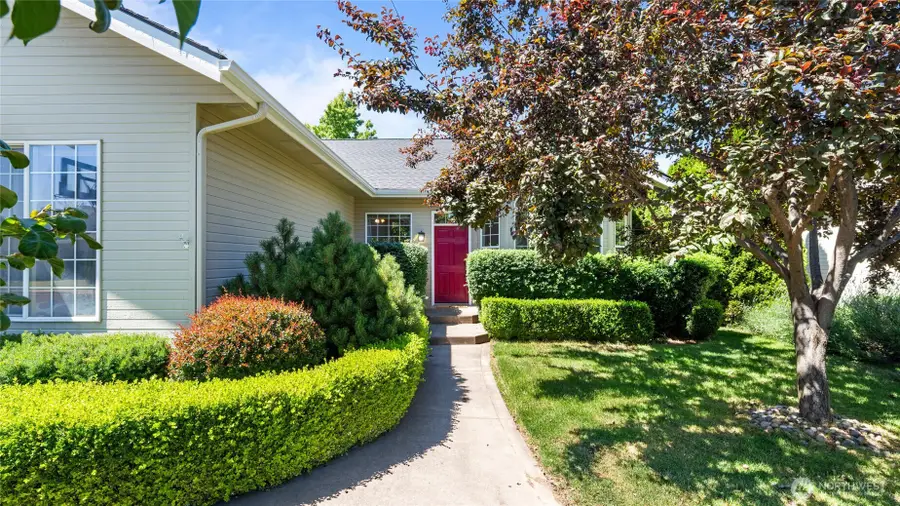 833 SE Marine Drive, College Place, WA 99324 - #2