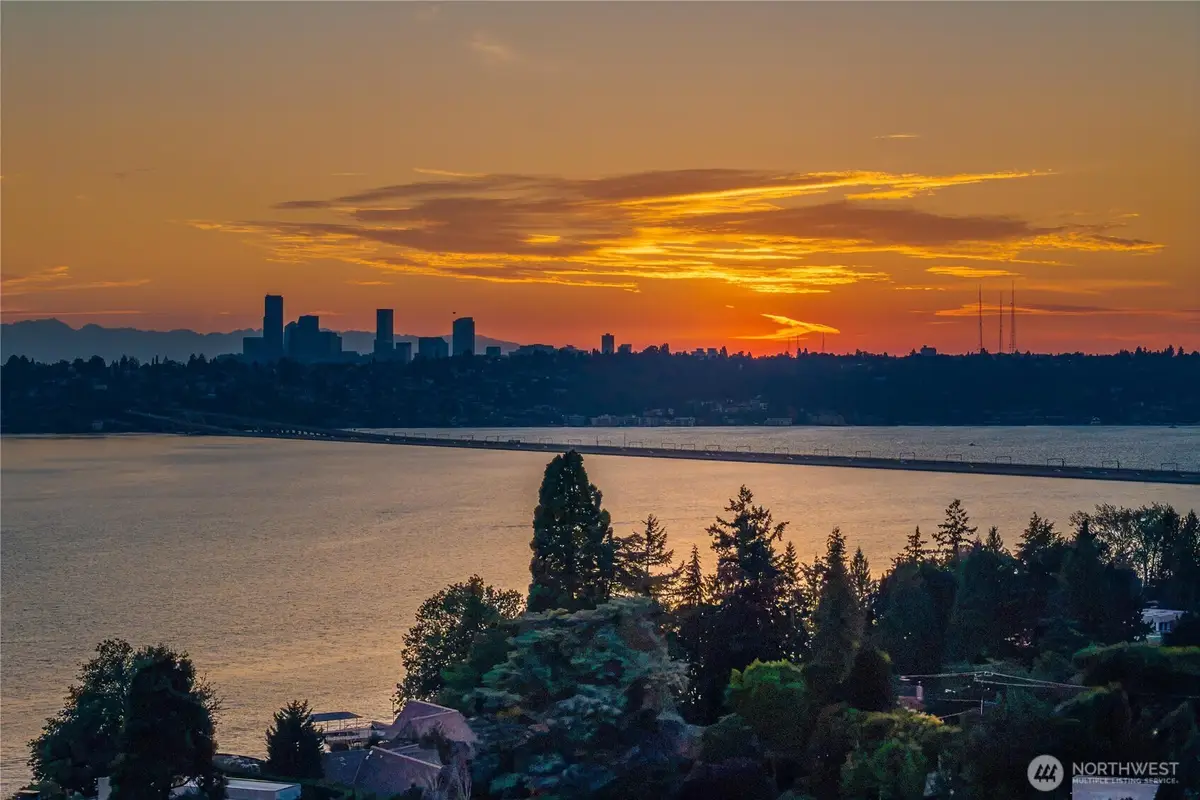 3410 W Mercer Way, Mercer Island, WA 98040 - #1