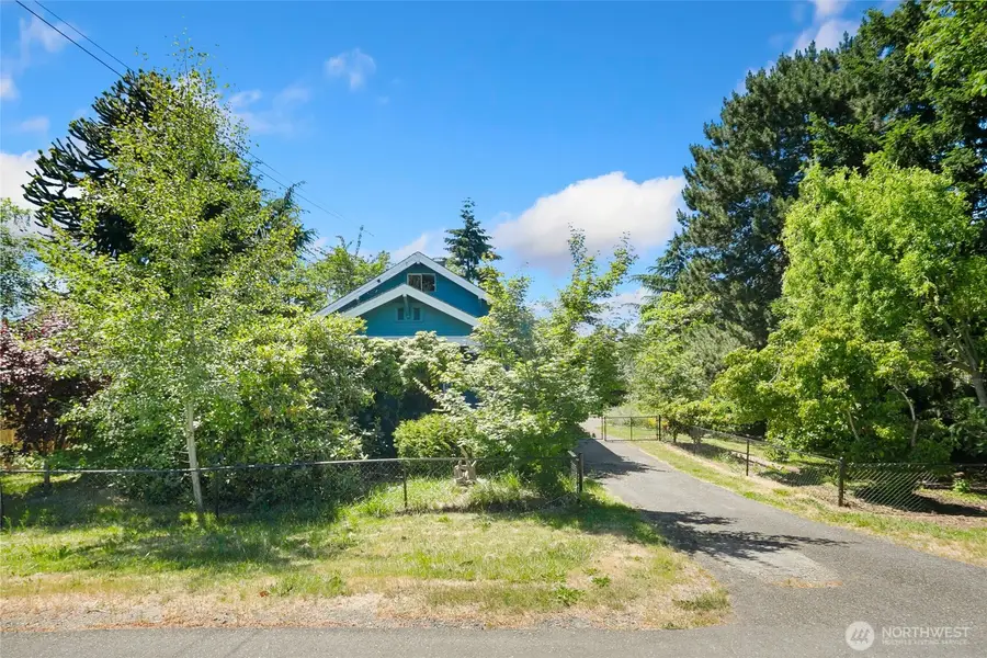 10045 10th Avenue Sw, Seattle, WA 98146 - #3