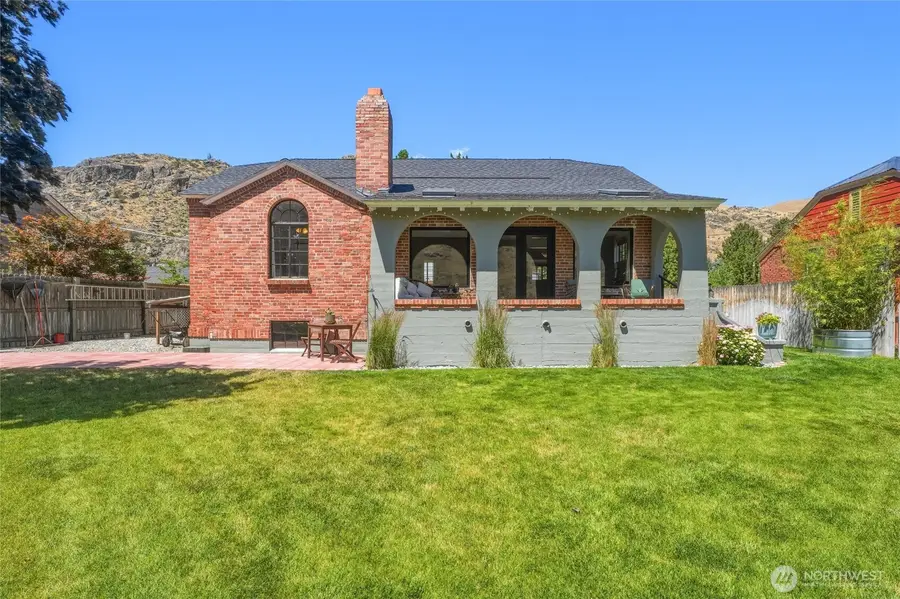 446 5th Street, Chelan Falls, WA 98817 - #2