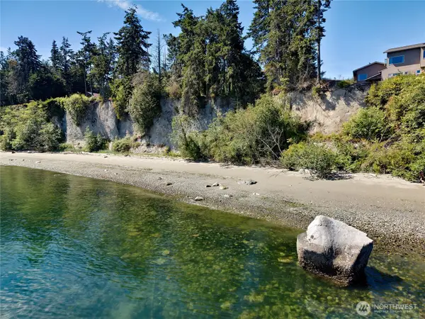 3992 NE Twin Spits Road #A, Hansville, WA 98340