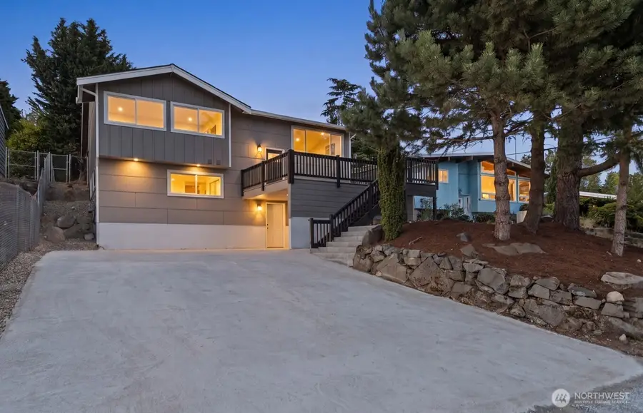 5926 23rd Avenue S, Seattle, WA 98108 - #2