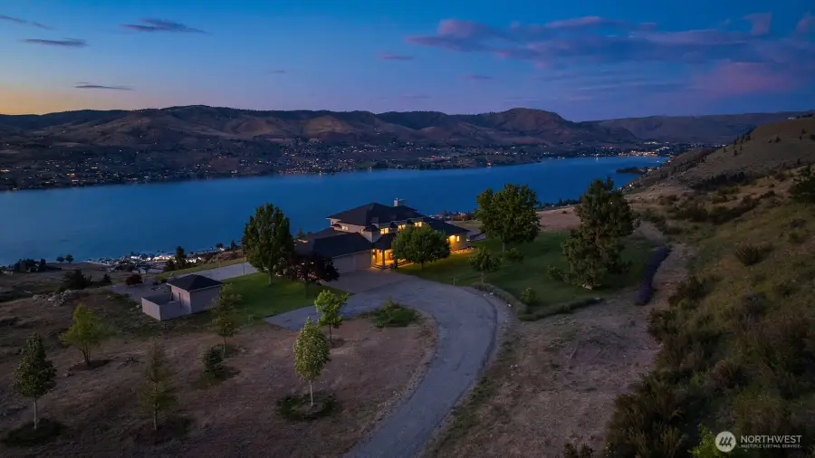 450 Hawks Meadow Road, Chelan, WA 98816 - #2