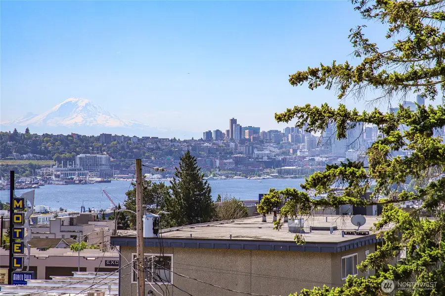 4222 Linden Avenue N, Seattle, WA 98103 - #2