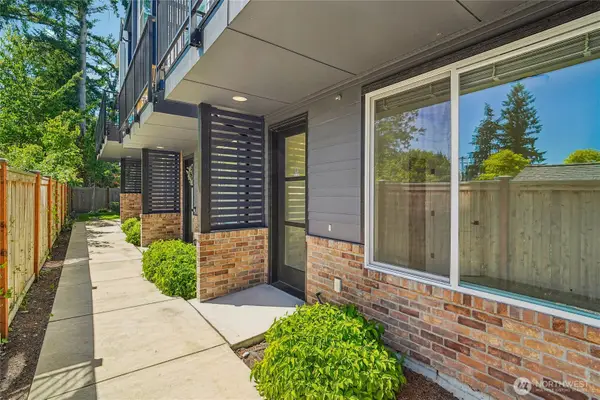 22906 56th Avenue W #D, Mountlake Terrace, WA 98043