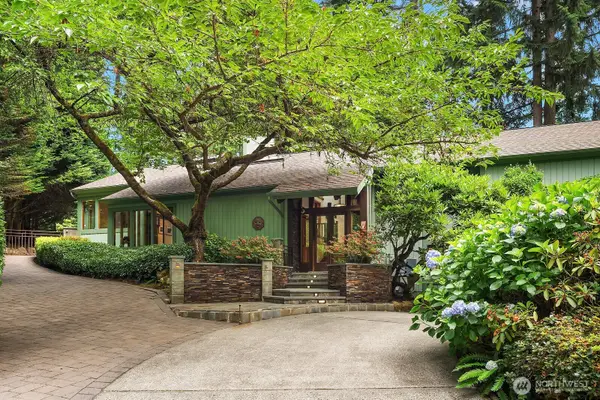 3825 132nd Avenue Ne, Bellevue, WA 98005
