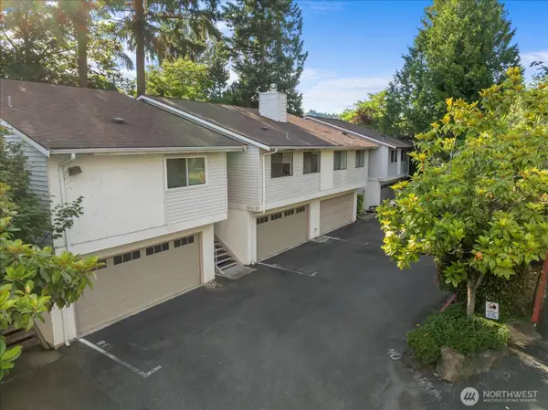 9916 NE 116th Street #202, Kirkland, WA 98034