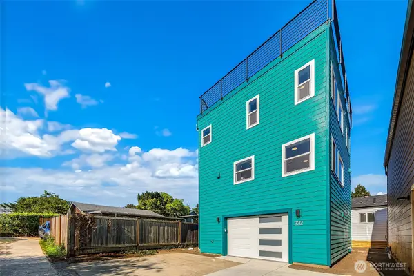 332 NE Elk Place, Seattle, WA 98115