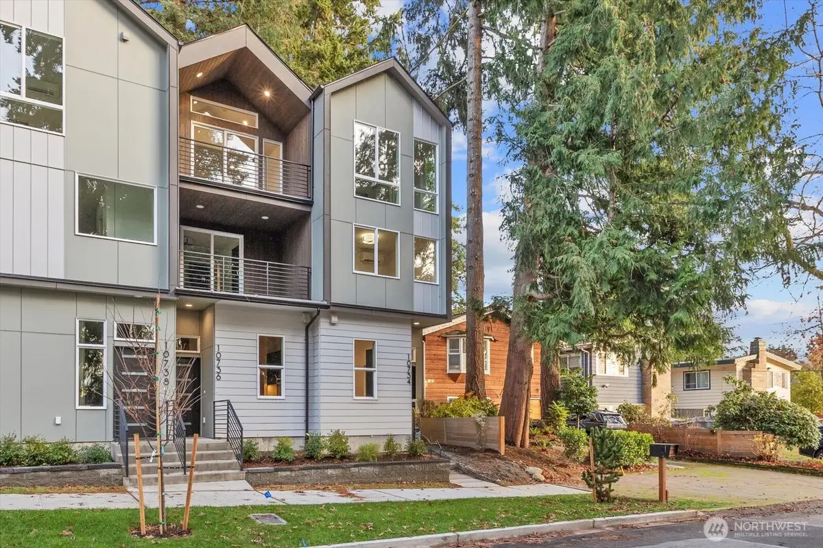 10736 Interlake Avenue N, Seattle, WA 98133 - #1
