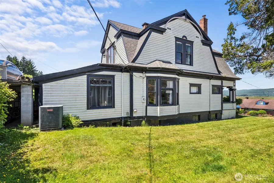 714 W First Street, South Bend, WA 98586 - #2
