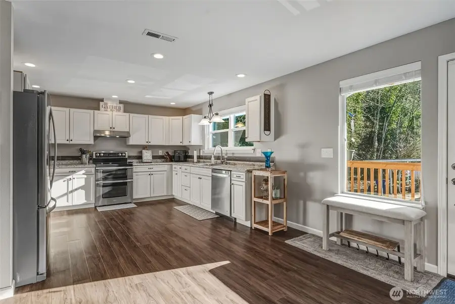800 N 23rd Avenue, Kelso, WA 98626 - #2