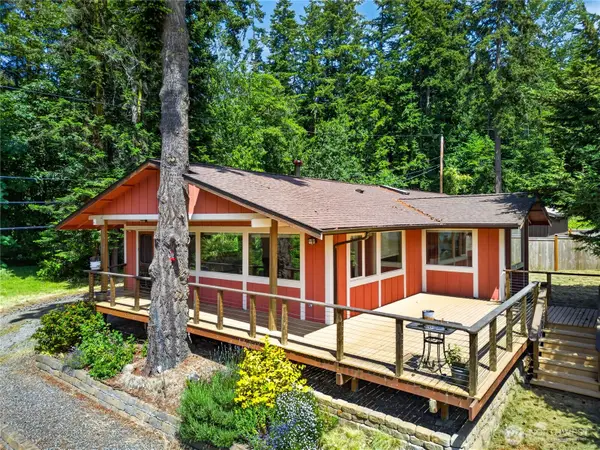 17261 Golden View Avenue, La Conner, WA 98257