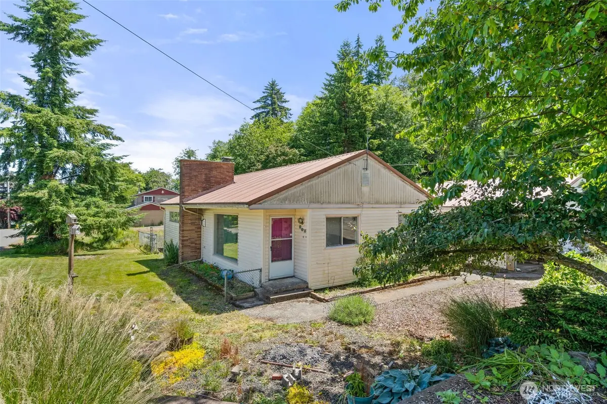 905 Peters Street, Raymond, WA 98577 - #1