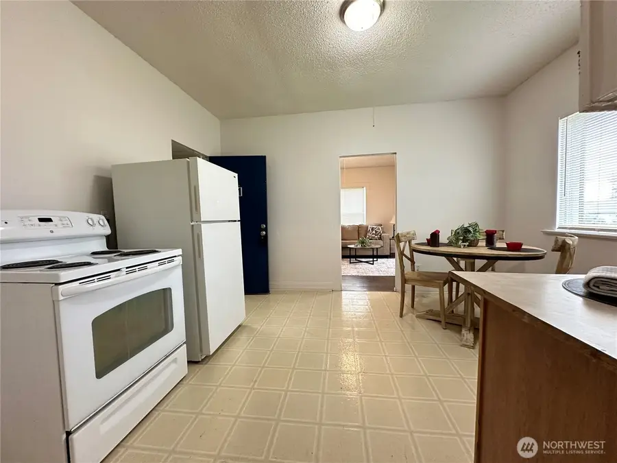 1320 3rd Street, Cosmopolis, WA 98537 - #2